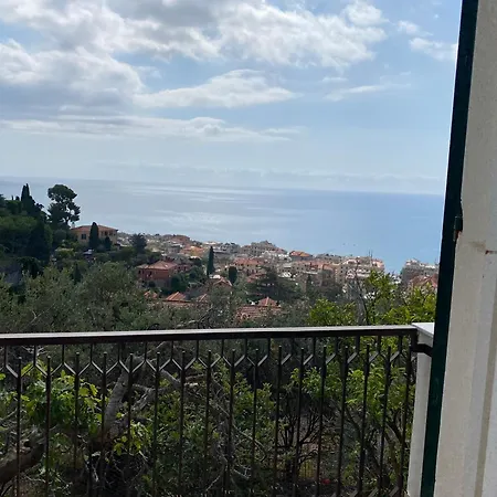 Prima Collina Ampio Vista Mare Apartment *